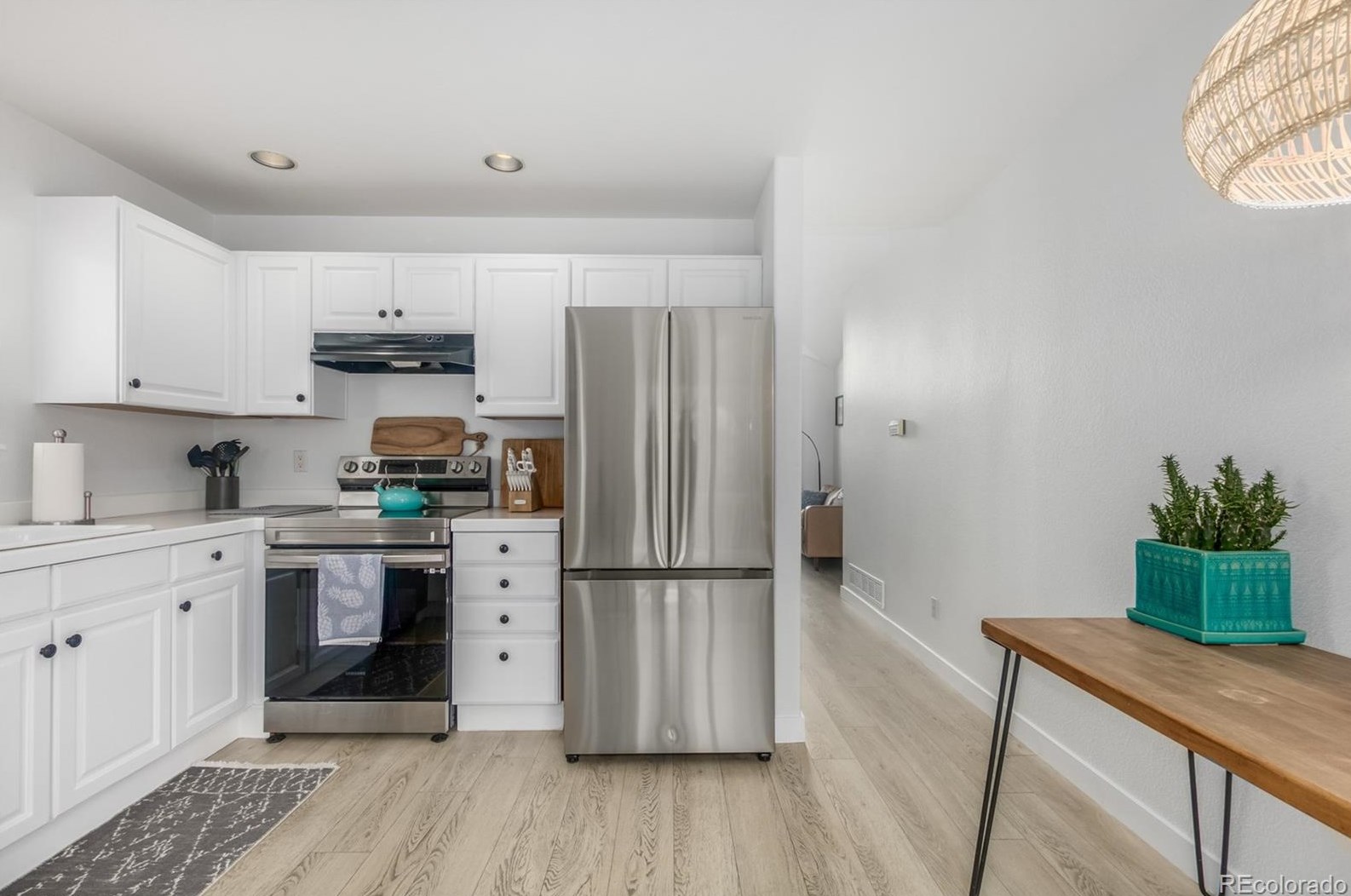 8602 Balsam St, Littleton CO 80128-6112 exterior