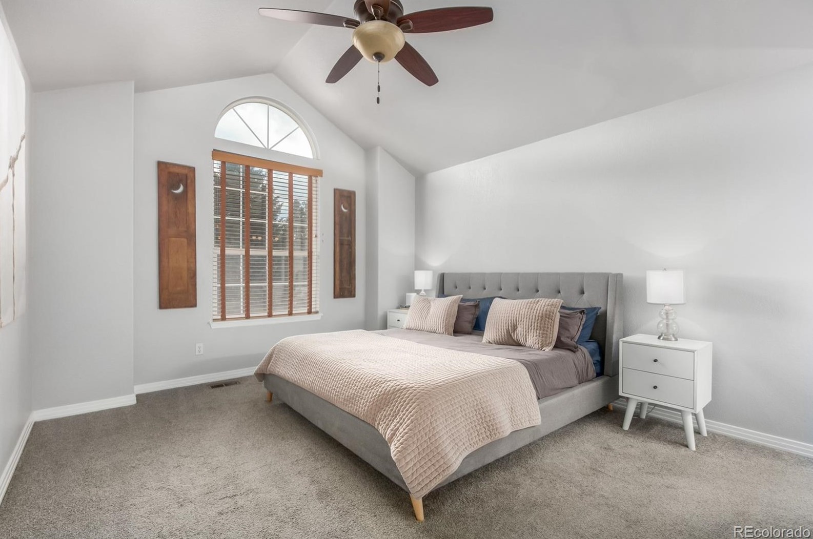 8602 Balsam St, Littleton CO 80128-6112 exterior