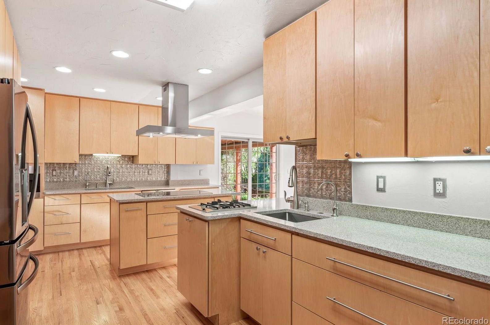 6049 Vivian St, Arvada CO  80004-4130 exterior