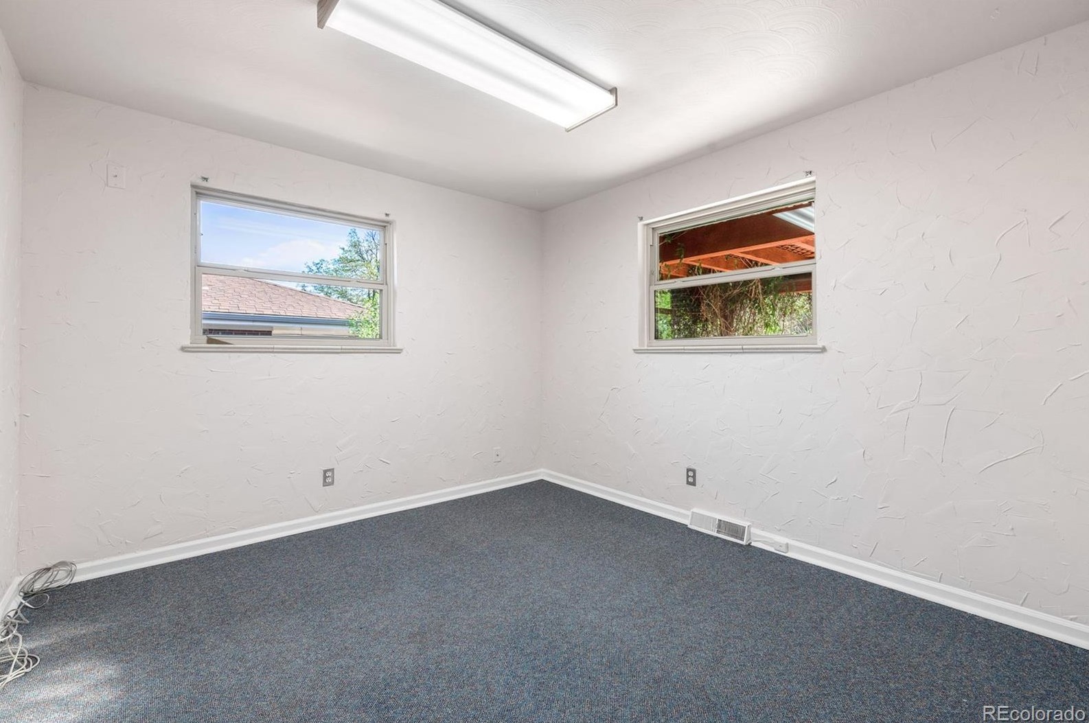 6049 Vivian St, Arvada CO  80004-4130 exterior
