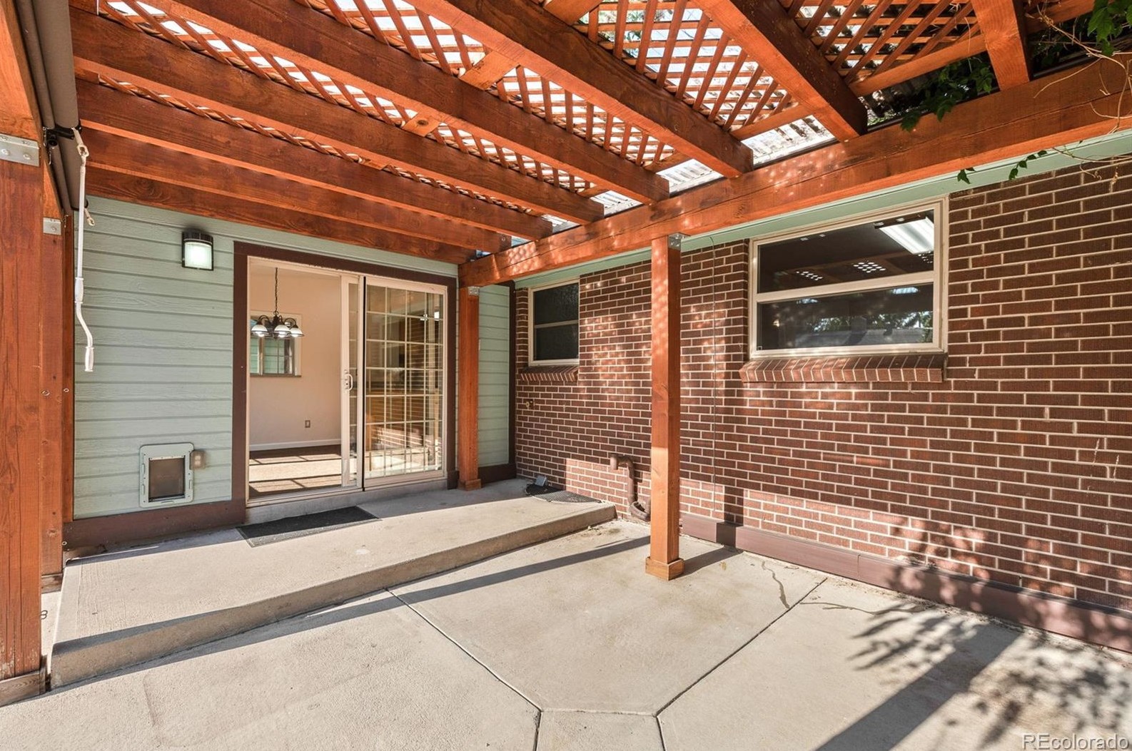 6049 Vivian St, Arvada CO  80004-4130 exterior