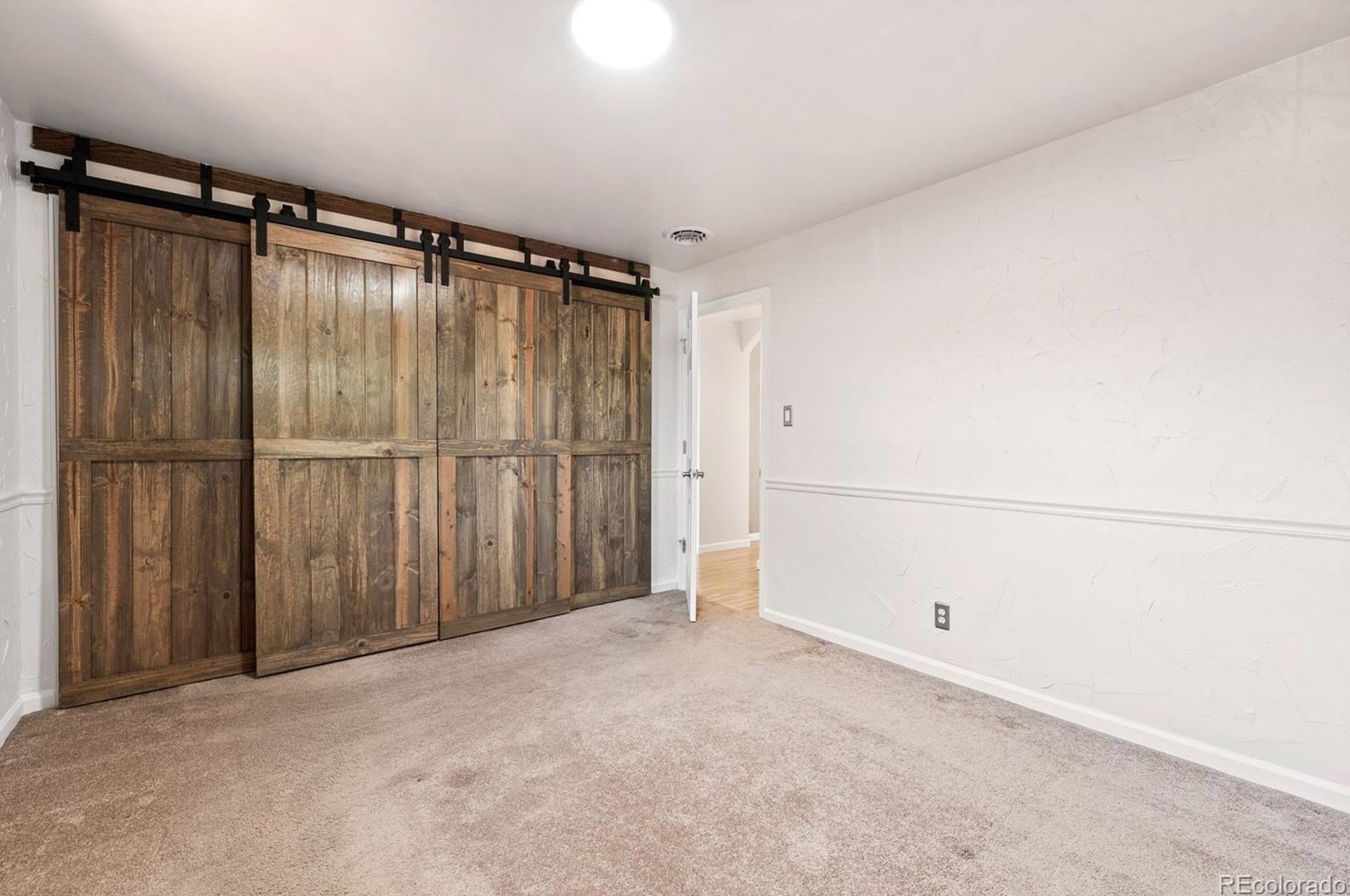 6049 Vivian St, Arvada CO  80004-4130 exterior