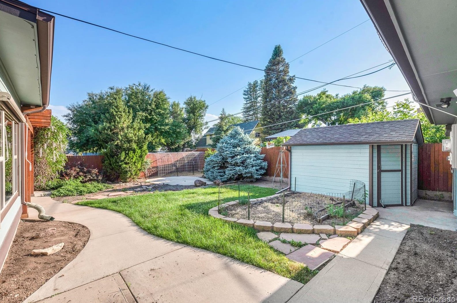 6049 Vivian St, Arvada CO  80004-4130 exterior