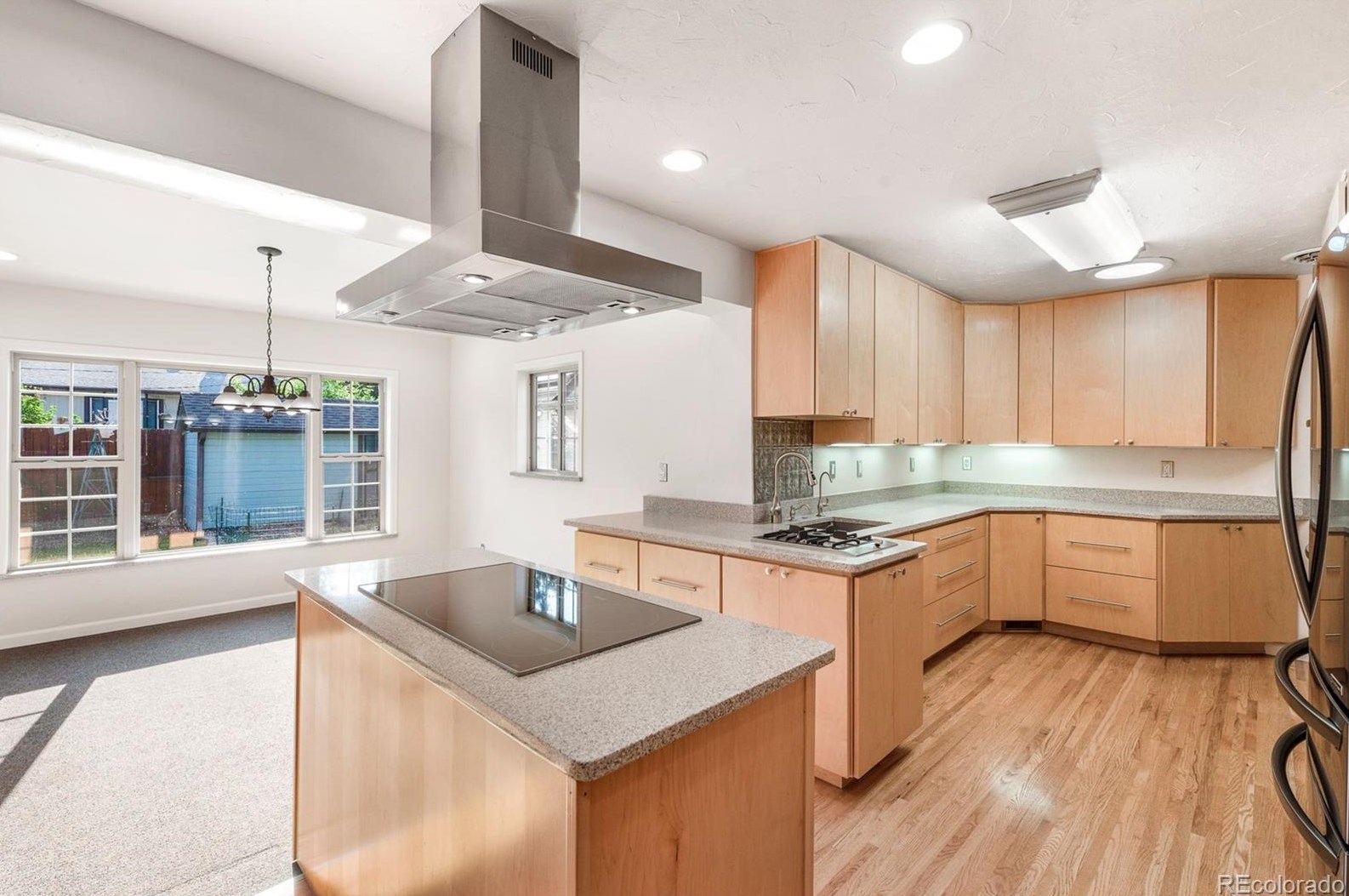 6049 Vivian St, Arvada CO  80004-4130 exterior