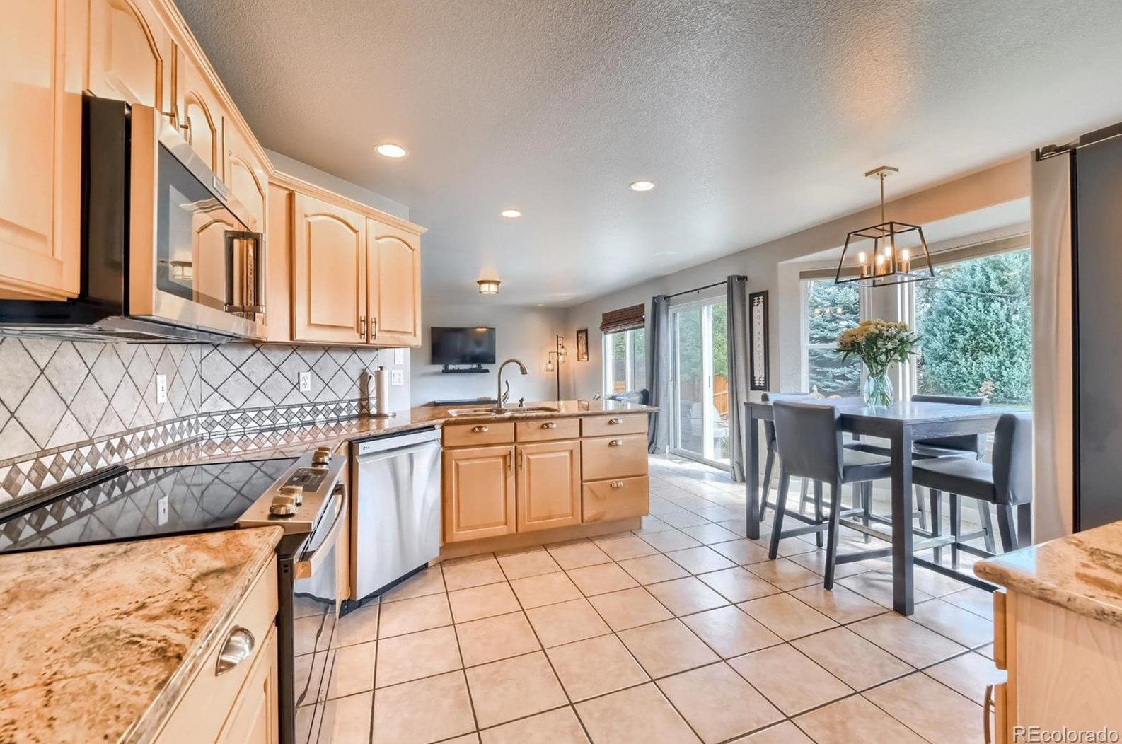 8842 Carr Way, Littleton CO 80127-8589 exterior