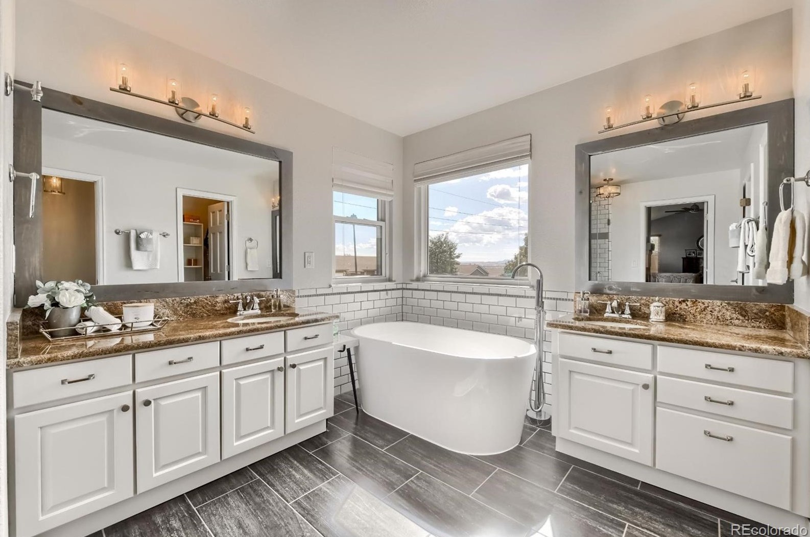 8842 Carr Way, Littleton CO 80127-8589 exterior