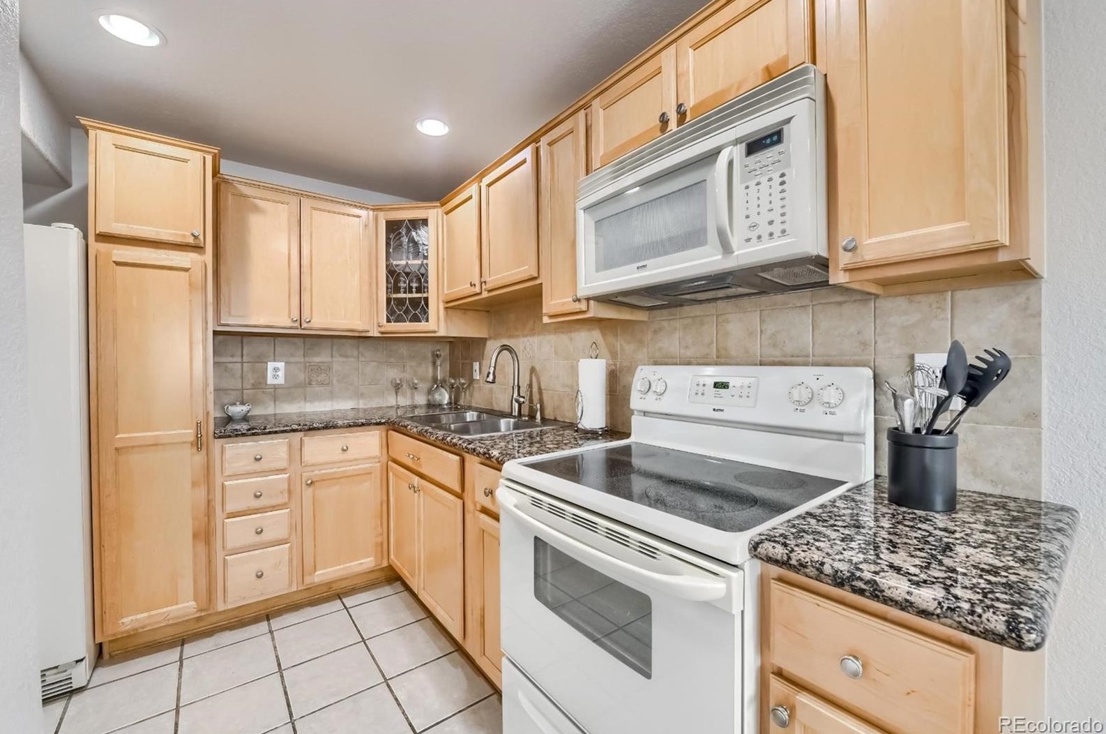 8842 Carr Way, Littleton CO 80127-8589 exterior