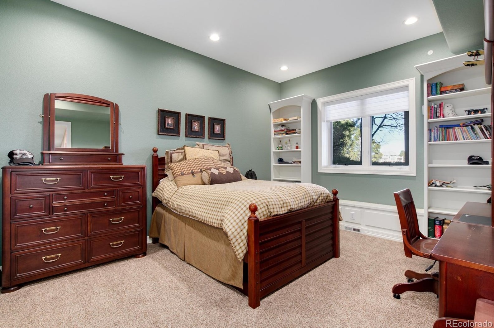 7230 Polo Rdg Dr, Littleton CO 80128-2538 exterior