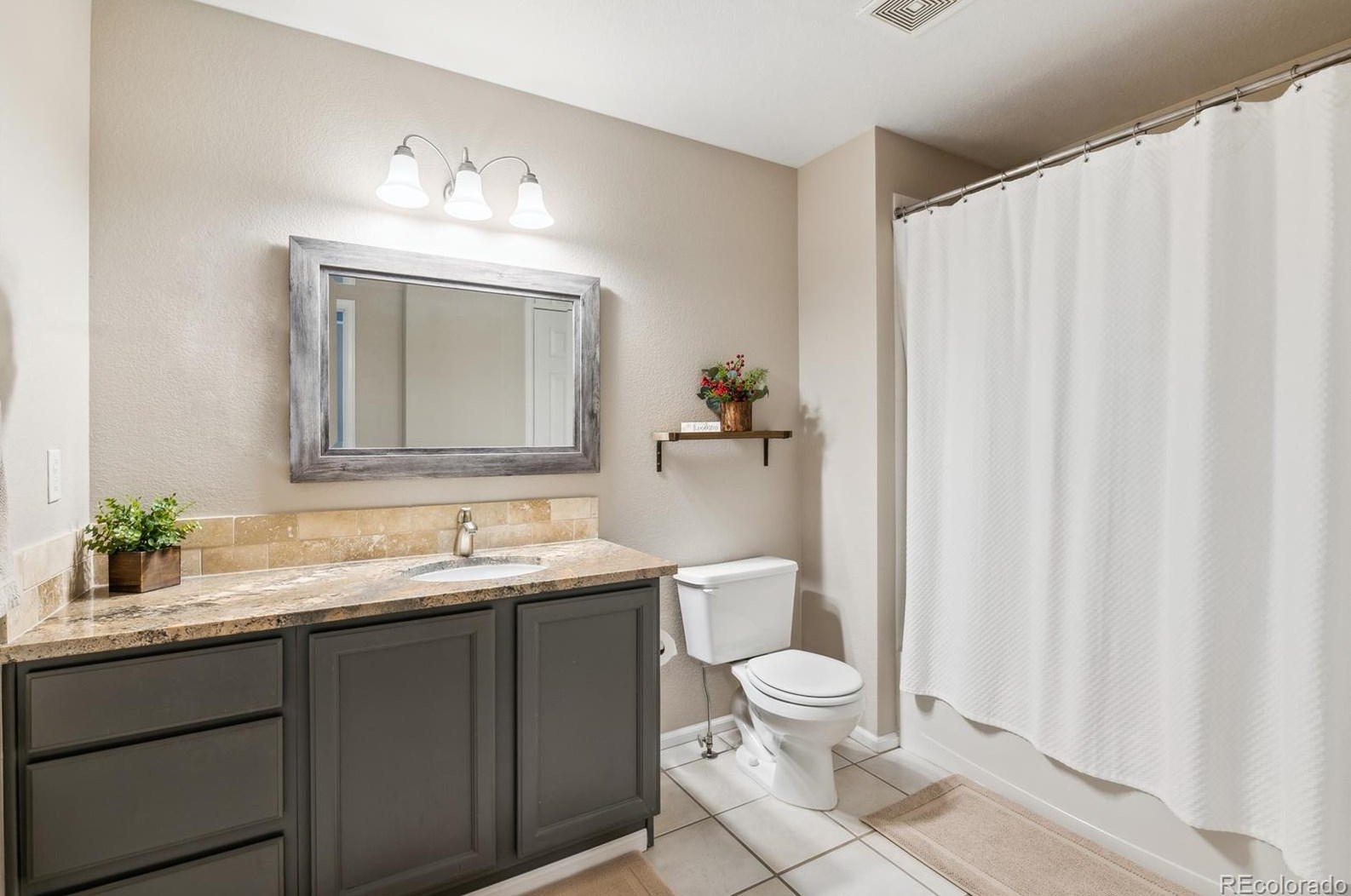 6027 Trailhead Rd, Littleton CO 80130-5327 exterior