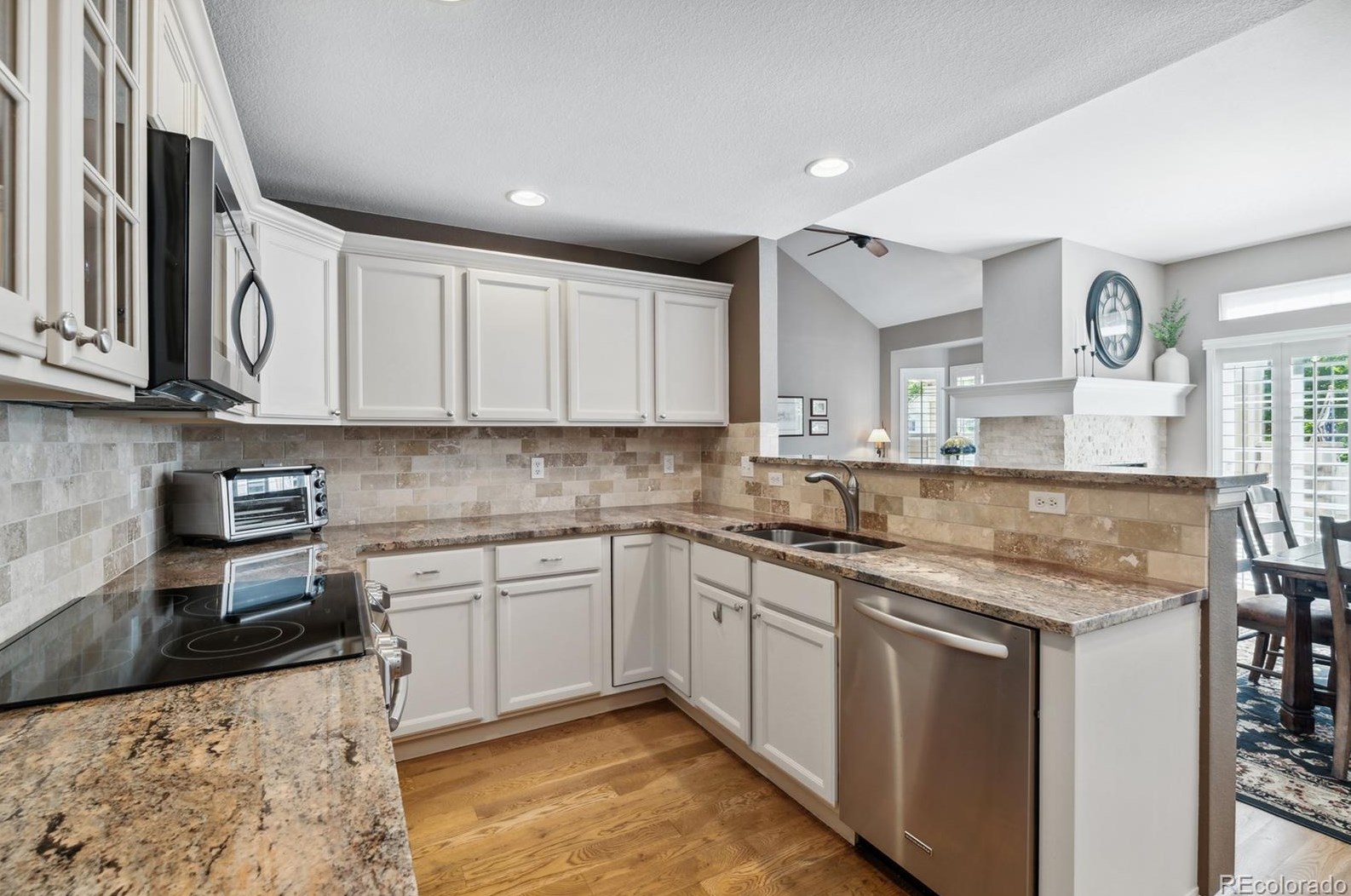 6027 Trailhead Rd, Littleton CO 80130-5327 exterior