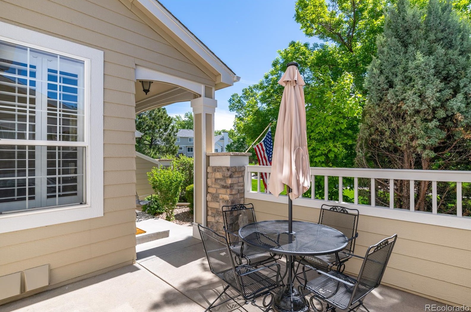 6027 Trailhead Rd, Littleton CO 80130-5327 exterior