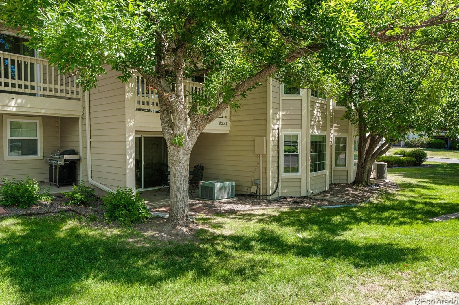 8234 High Ct, Littleton CO 80122-3673 exterior