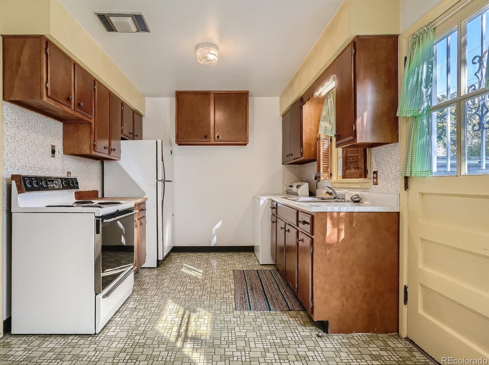 5158 Sherman St, Littleton CO 80121-8034 exterior