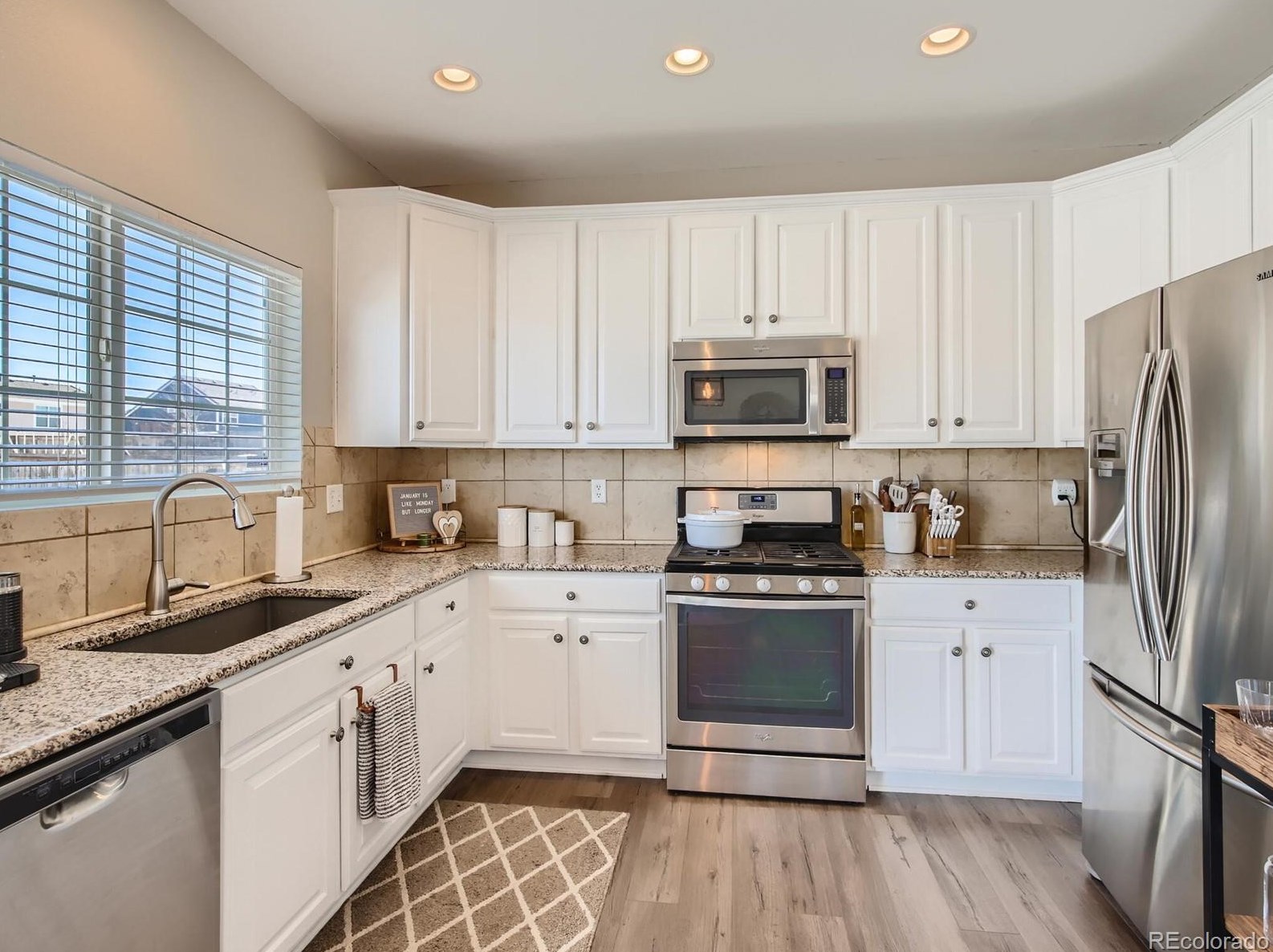 192 Peabody St, Castle Rock CO  80104-8812 exterior