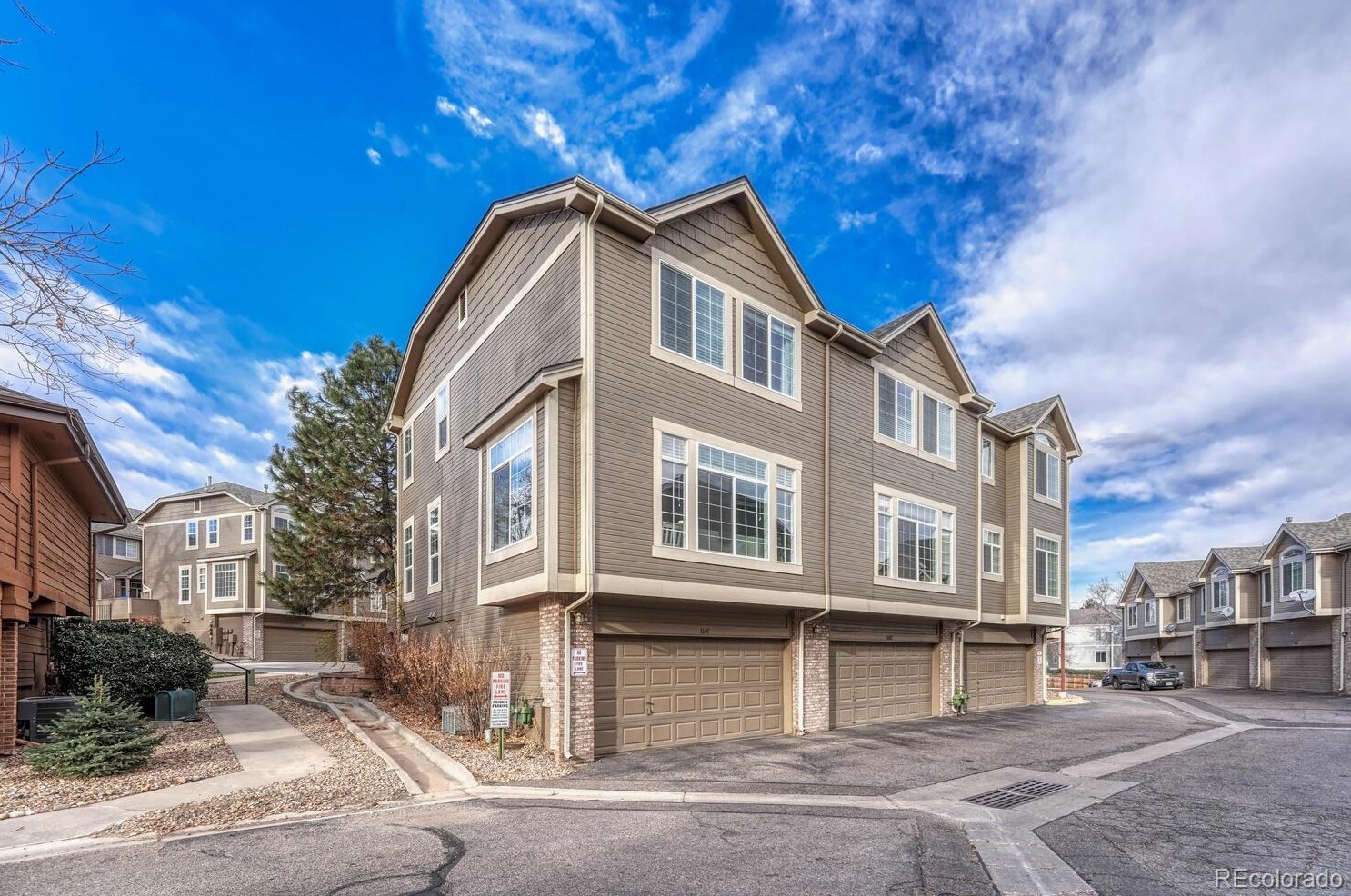 5555 Briarwood Ave, Littleton CO  80122-2362 exterior