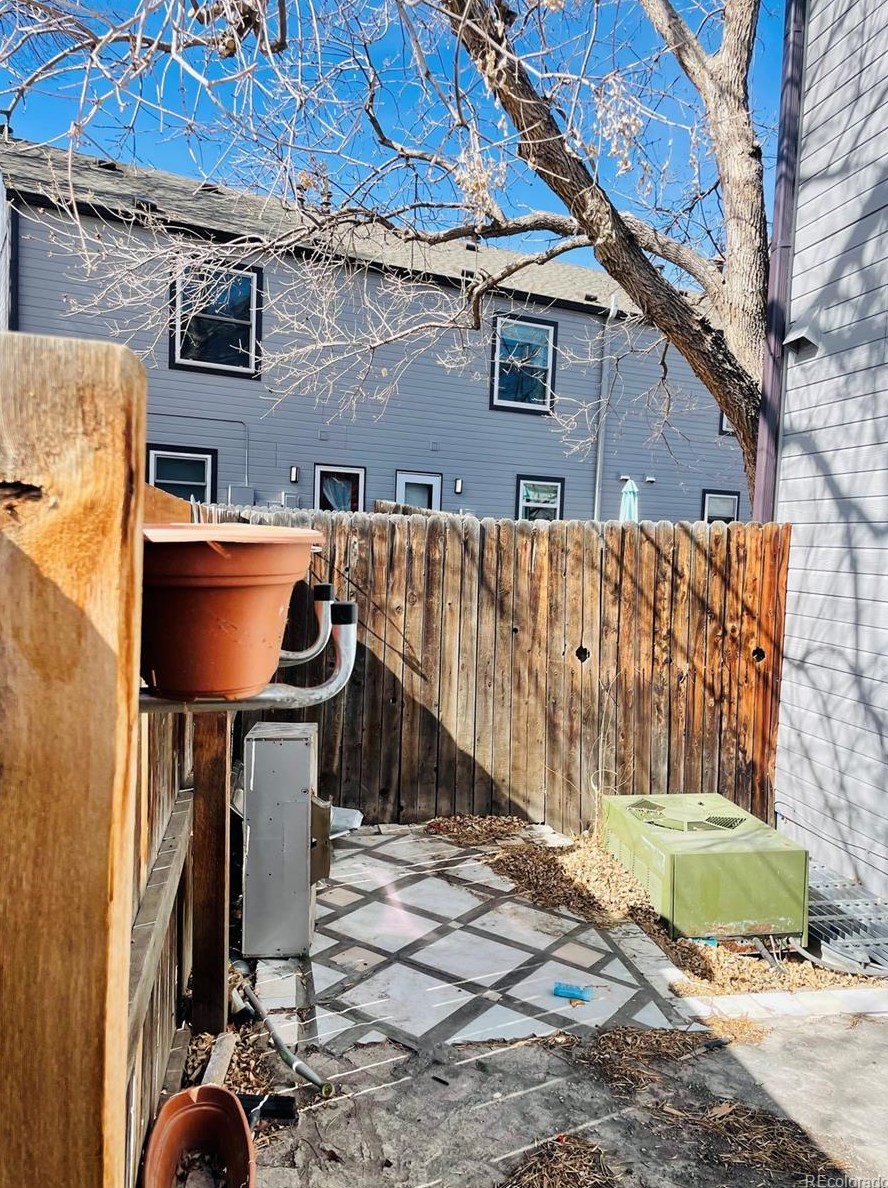 6315 Oak St, Arvada CO  80004-4882 exterior