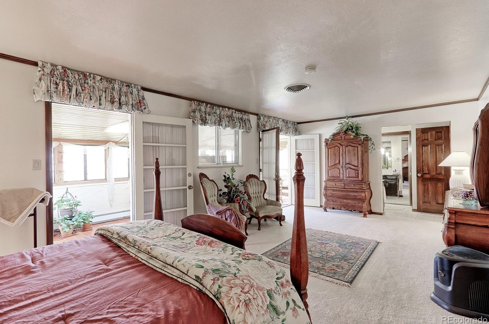 6927 Dudley Dr, Arvada CO  80004-1741 exterior