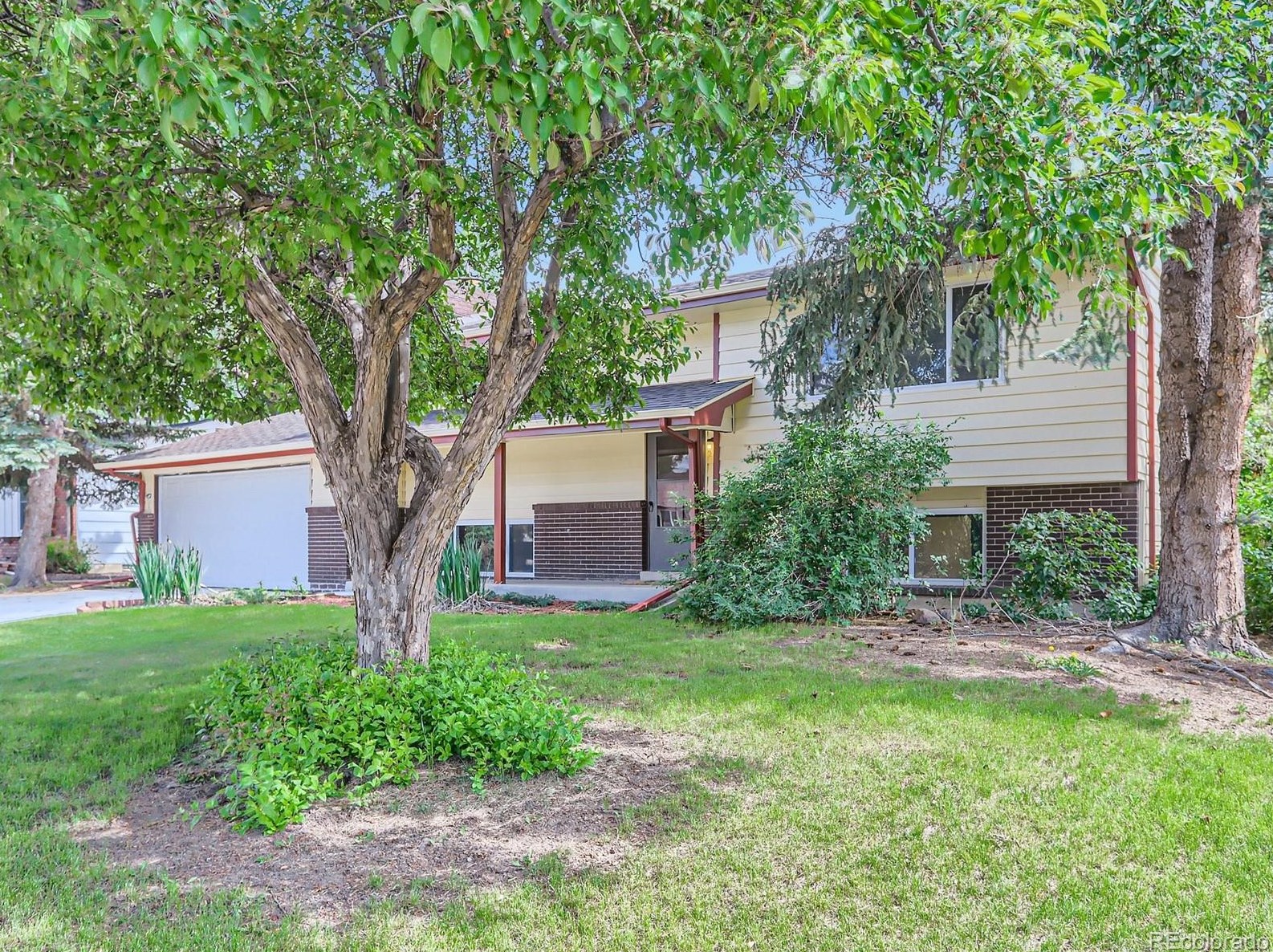 2631 Stratford Ln, Longmont, CO 80503-1724
