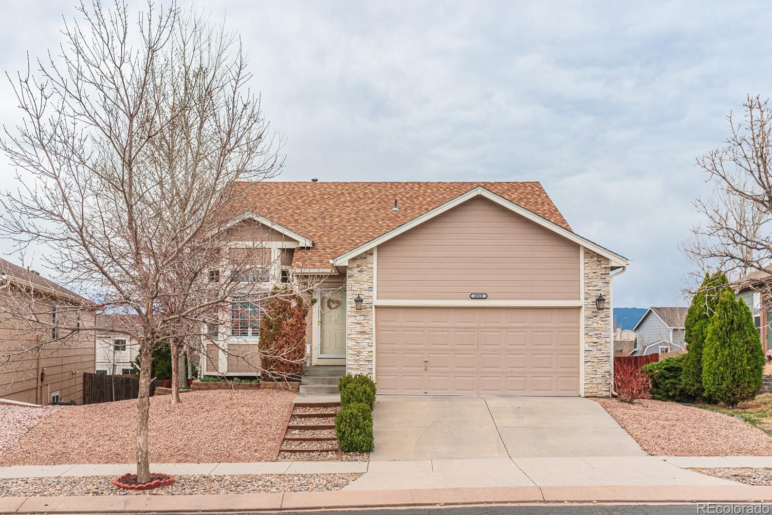 6848 Lost Springs Dr, Colorado Springs, CO 80923-5163