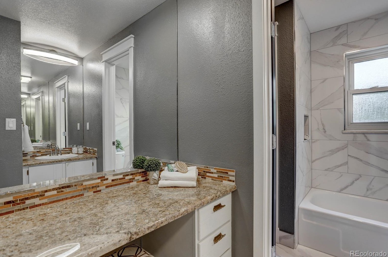 6834 Queen St, Arvada CO  80004-1370 exterior