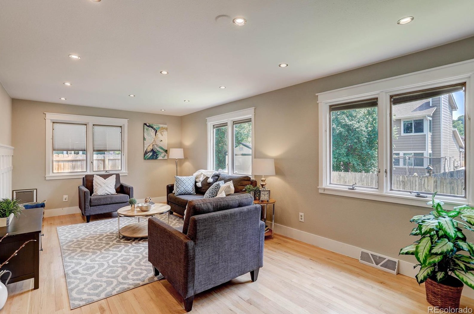 6834 Queen St, Arvada CO  80004-1370 exterior