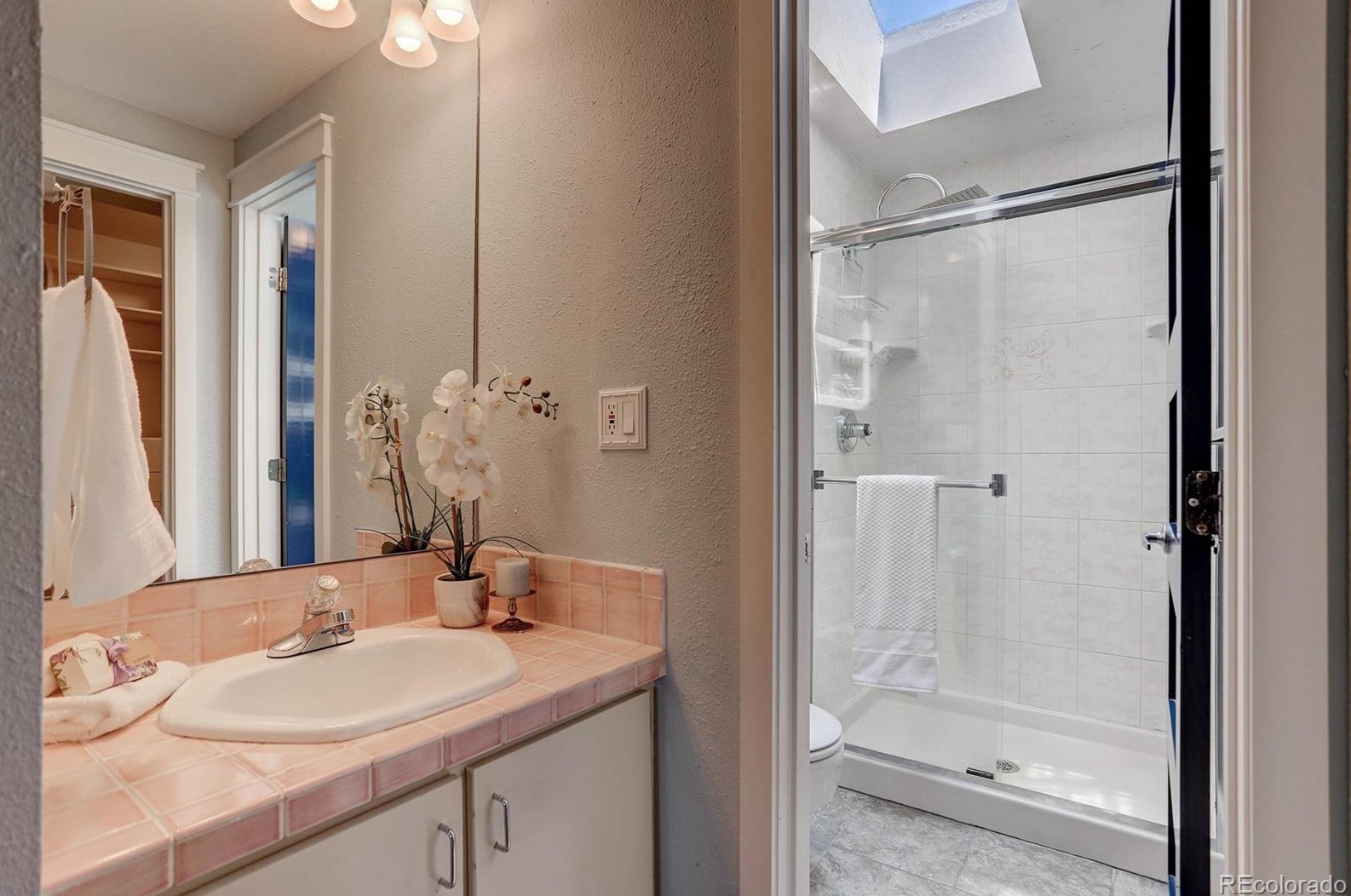 6834 Queen St, Arvada CO  80004-1370 exterior