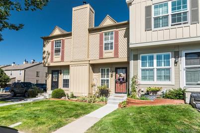 i want to buy a house in applewood