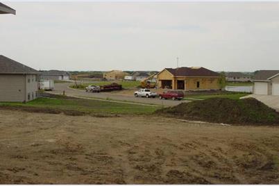 1834 Thunderbird Rd, Marshall, MN 56258 - Photo 1