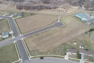 1106 Esther Cir, Marshall, MN 56258 - Photo 1