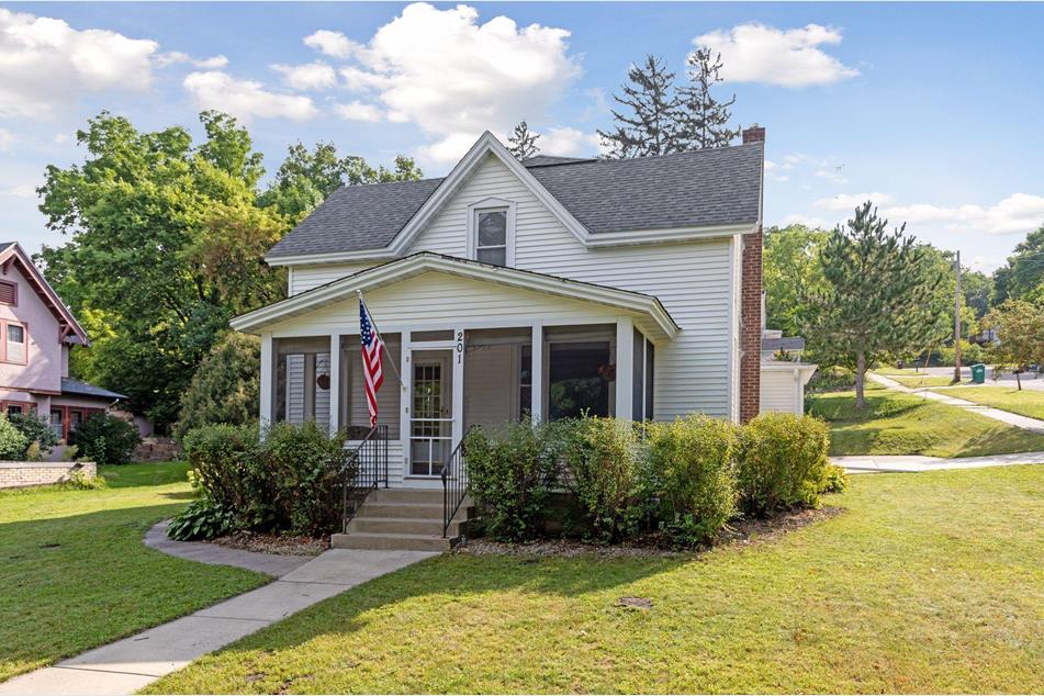 201 1st St N, Cannon Falls, MN 55009 MLS 6081709 Coldwell Banker