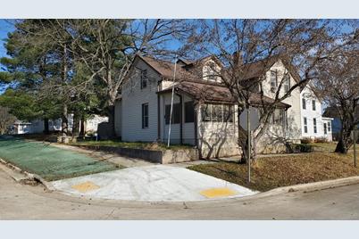 201 North Street NE - Photo 1