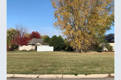2166 NE Maple Leaf Lane, Owatonna, MN 55060 - Photo 2