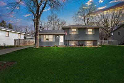 6868 6th Street N - Photo 1