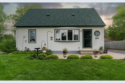 1909 Hazelwood Street - Photo 1