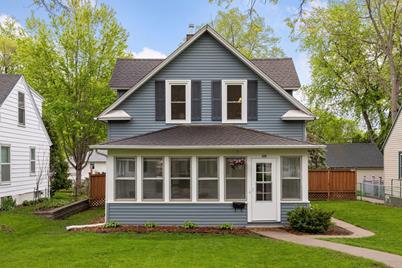 229 10th Avenue N - Photo 1