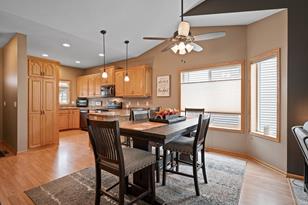 1086 Beaver Creek Pkwy - Photo 4