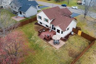 9033 Glacier Rd, Saint Paul, MN 55125-3466