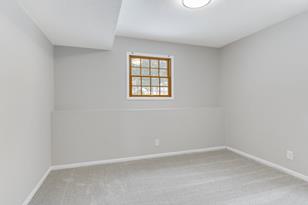 240 Iris St - Photo 16