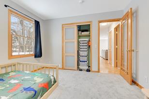 240 Iris St - Photo 6