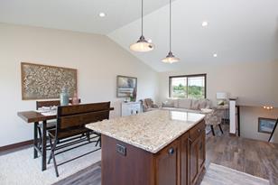 8885 Parkview Cir - Photo 16