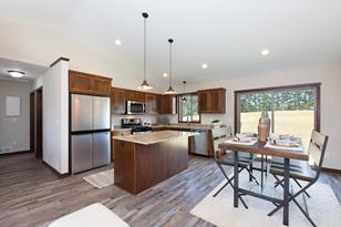 8885 Parkview Cir - Photo 6