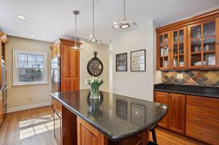 1936 Wellesley Ave - Photo 6