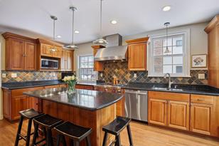 1936 Wellesley Ave - Photo 4