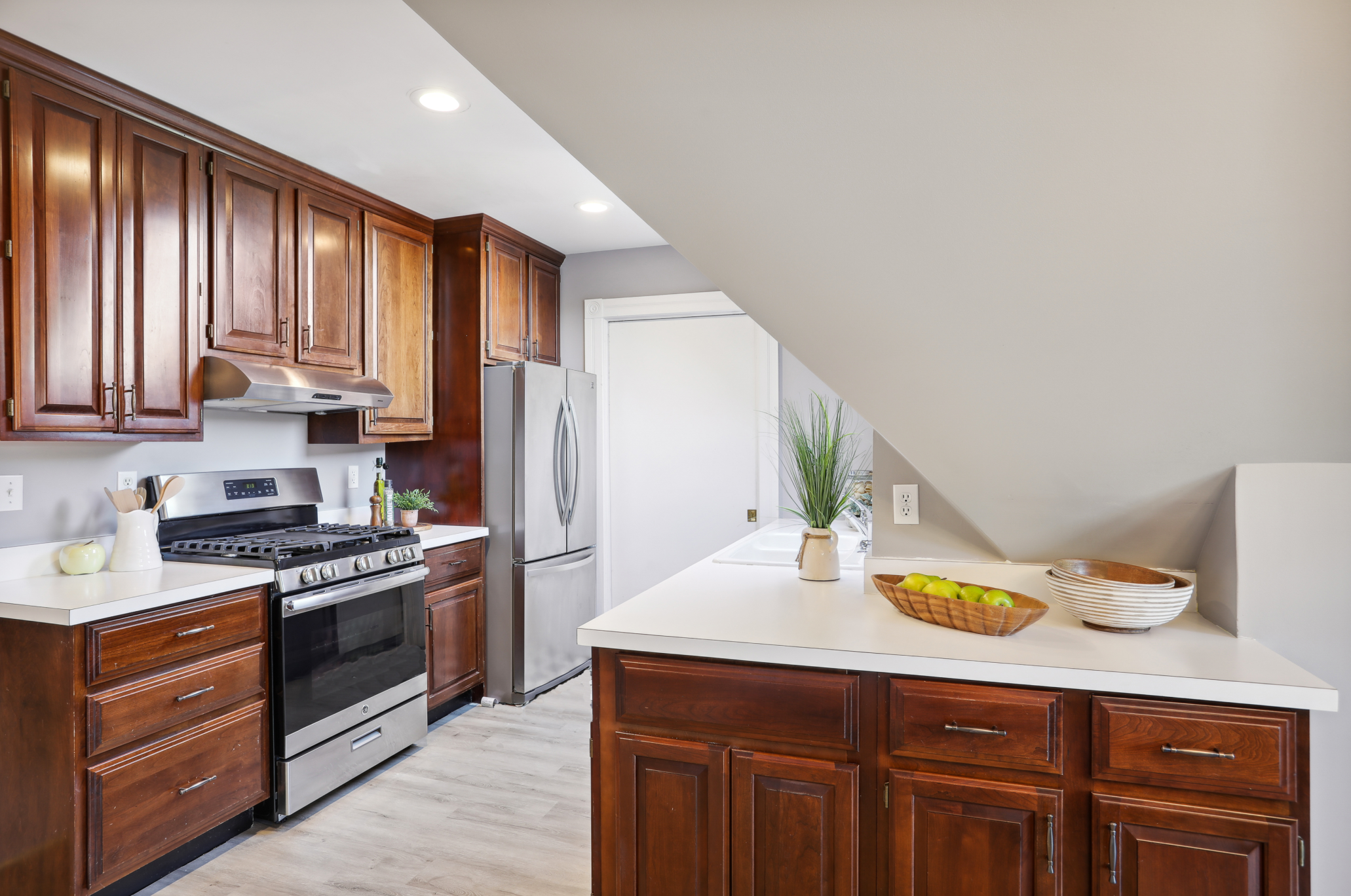 710 Summit Ave, Saint Paul MN  55105-3484 exterior