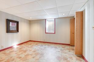 560 Otis Avenue - Photo 22