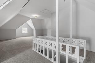 509 E 4th Street SW - Photo 16