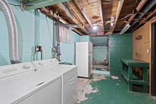 1045 Beatrice St - Photo 14