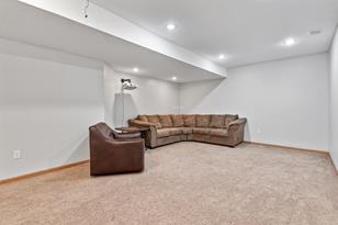 839 Forest Edge Dr - Photo 18