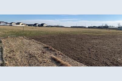 859 Escalade Lane SE, Owatonna, MN 55060 - Photo 2