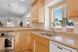 2599 Parkview Dr - Photo 14